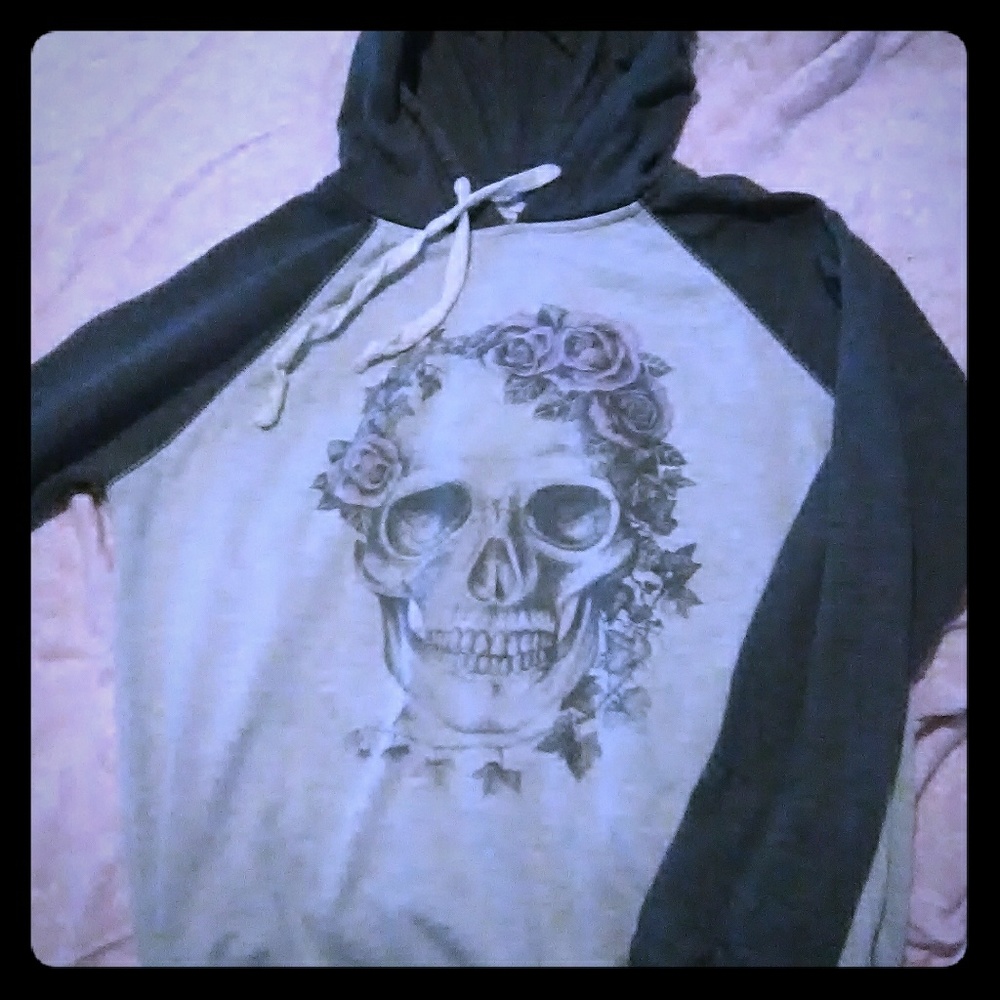 Hoodie with skull